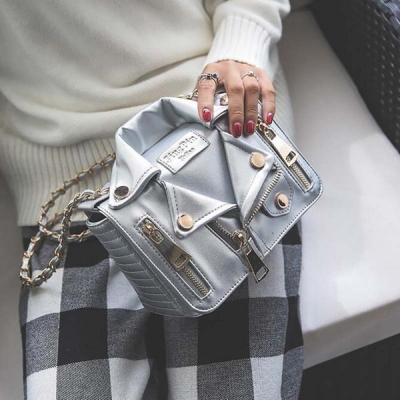 Одежда и аксессуары